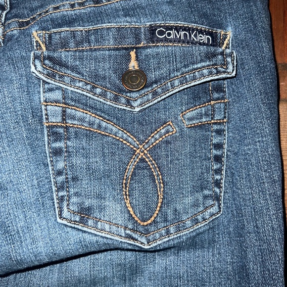 Calvin Klein Bootcut Jeans- Women’s size 8 - Picture 4 of 10